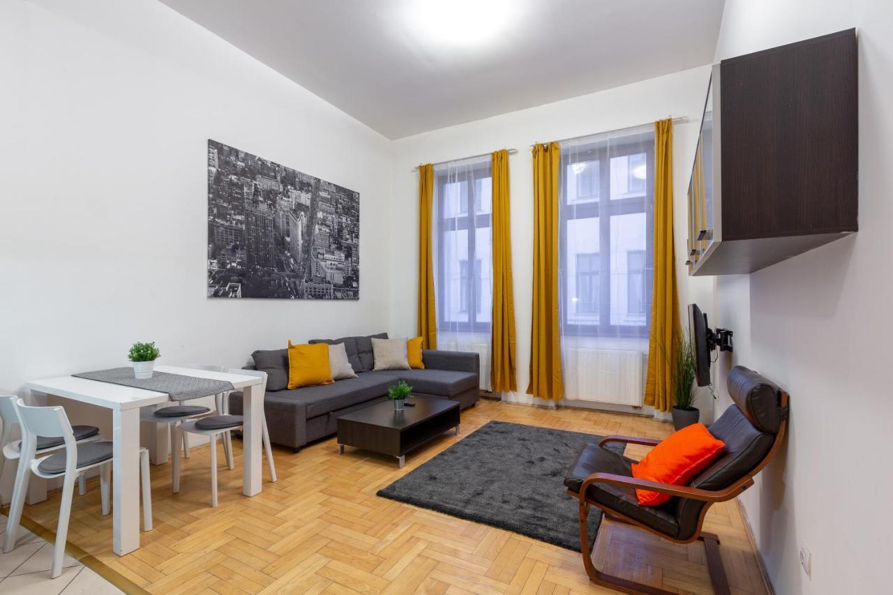 Apartman Dowtown In The Gozsdu Garden *