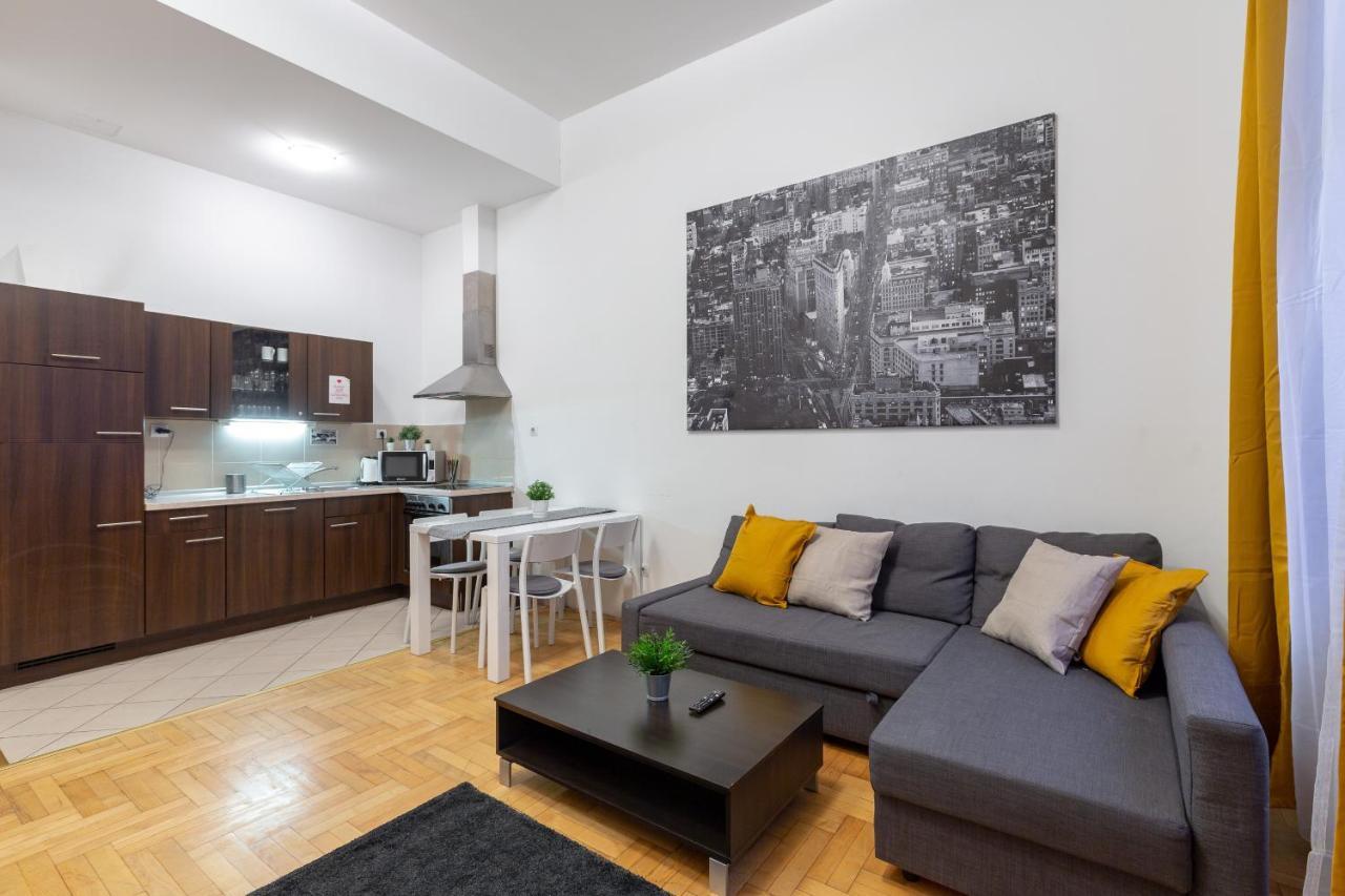 Apartman Dowtown In The Gozsdu Garden *